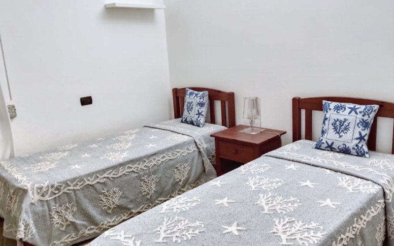 Camera con due letti singoli | Incanto Apartment Golfo Aranci
